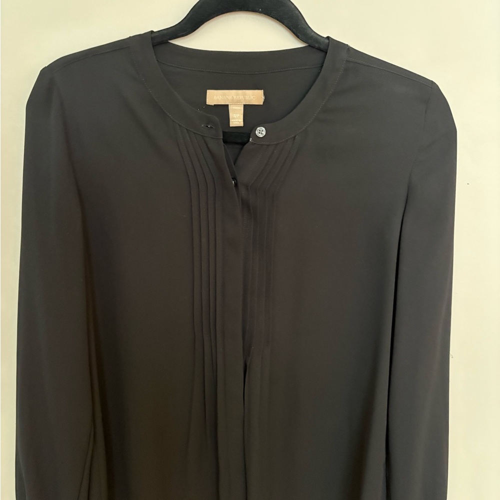 BANANA REPUBLIC | Black Flowey Women's blouse